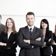 DIRECTIVOS-stock-photo-group-of-business-people-with-businessman-leader-on-foreground-117648706